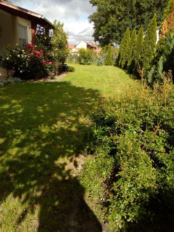 فيلا Uj Elet Weekend House Balatonkeresztúr المظهر الخارجي الصورة