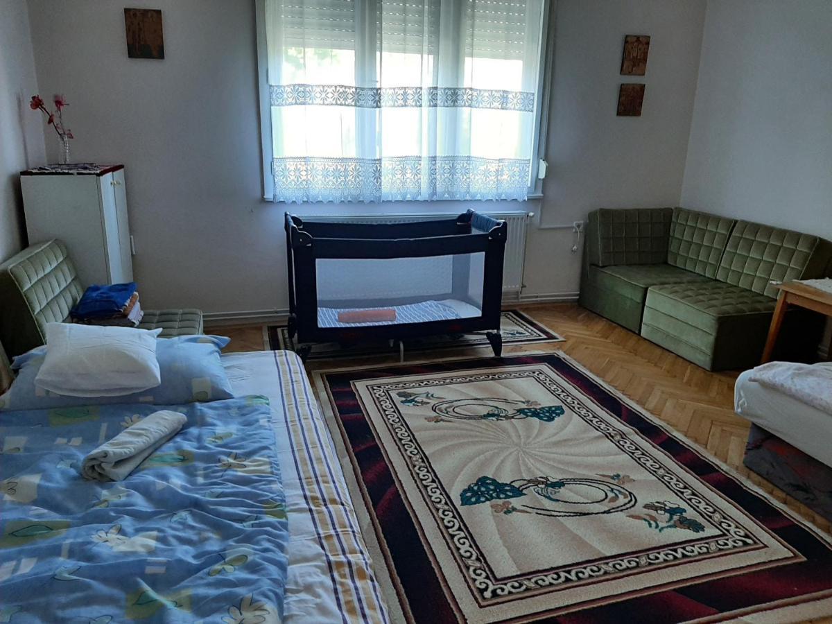 فيلا Uj Elet Weekend House Balatonkeresztúr المظهر الخارجي الصورة